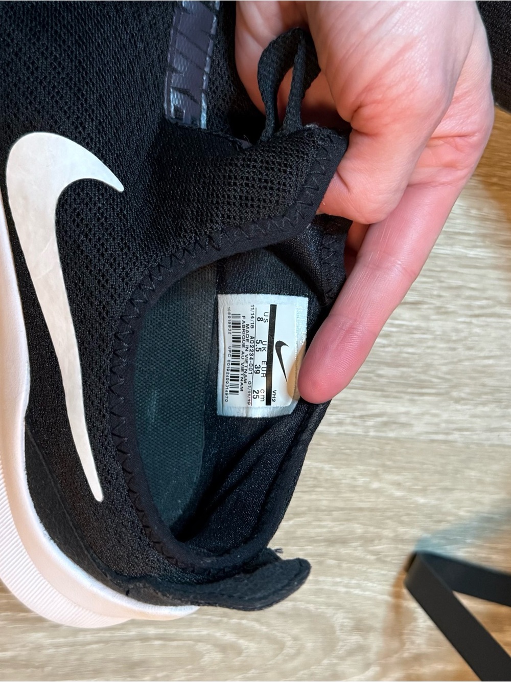 Nike Viale Slip On Sneakers Black White Women’s Size 8 - Picture 5 of 6